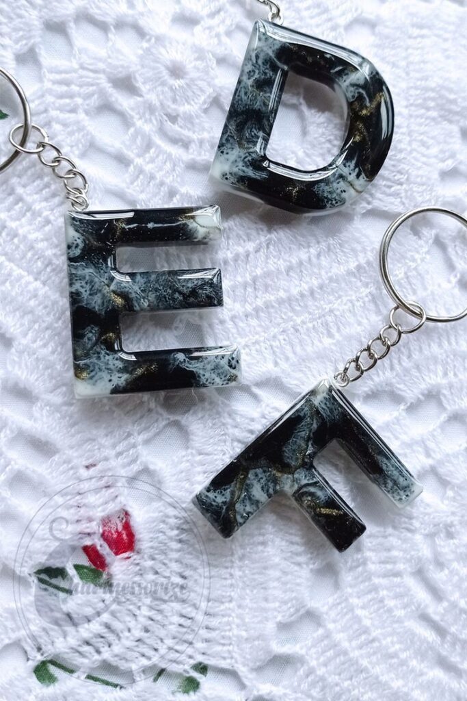 Finished personalised creative resin keychains fobs